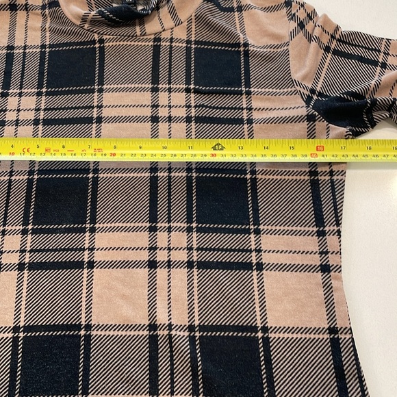 Stretch mock neck by Femme Carriere - Picture 4 of 6